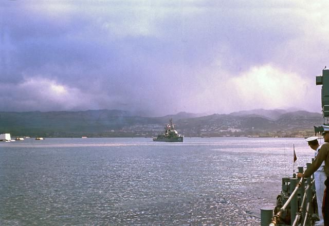 S19631023003.JPG - USS O'BANNON (DD-450)STANDING OUT TO SEA