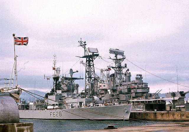 S19640125011.JPG - GALVESTON MOORED ALONG SIDEHMS LOCH KILLISPORT (F628)