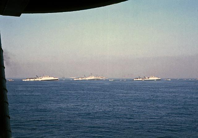 S19640303011.JPG - LANDING CRAFT GOING INFOR ASSAULT