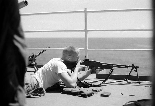 S196508000024C.JPG