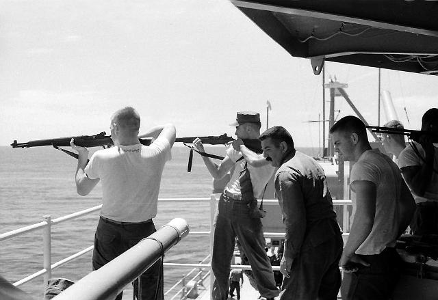 S196508000025C.JPG