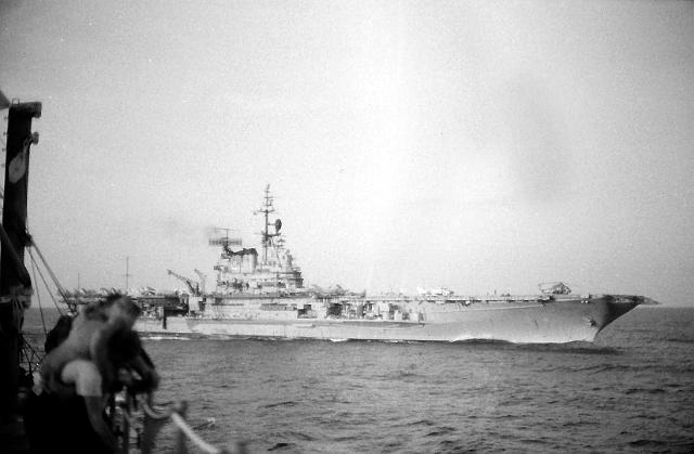 S196508000051C.JPG - USS MIDWAY (CVA-41)