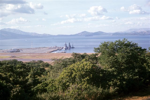 USS_NJ_and_Galveston_in_Subic.jpg